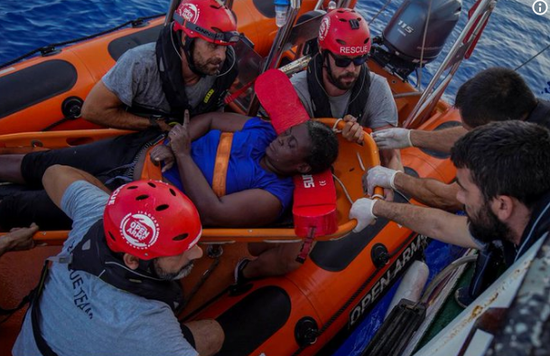 正能量!小加参与地中海救援 拯救漂浮48小时难民