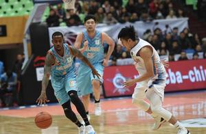 CBA又一场卡位战打响！新疆能击败北京吗？此人将是胜负手