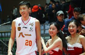 张祖铭19分新高成八一唯一安慰，一项数据他一人居然高过深圳全队