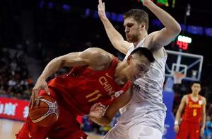 中国男篮世界排名十年间下降21位，世界杯也看不到东契奇了！