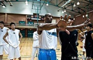 “科比门徒”让他走上舞台，力助辽篮夺得首冠，国家队也不可或缺
