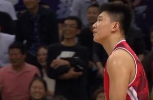 八一战神无视许钟豪，当场演示“卖鞋”神技，5000球迷被逗乐了！