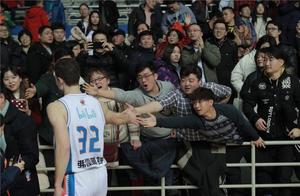 广东男篮输掉农历新年第一场比赛，三大原因断送开门红