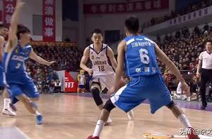 2次为辽宁男篮挺身而出！与球队合同将到期，被郭士强尊重