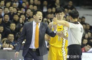 曝李春江侮辱性词语指称北京混血中锋 场边录音春哥还得注意言行