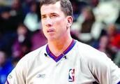 前NBA裁判蒂姆-多纳吉在被贿赂之后，是如何操纵比赛的？