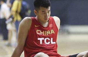 时隔四个月终于恢复训练，八一潜力中锋本应参加NBA选秀！