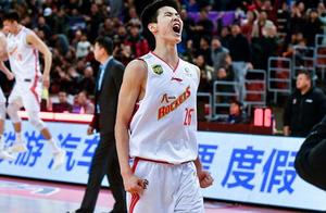 八一小将郭昊文一数据紧追郭艾伦，FIBA盛赞：冉冉升起的希望之星