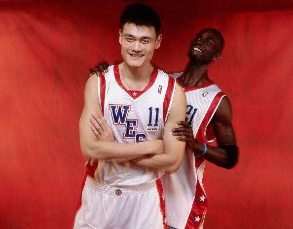 中国篮球队员跟科比(中国和科比打过球的人)