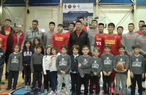 4人因伤缺席中国男篮集训，雷蒙后补入队，首堂训练课仅11人参加