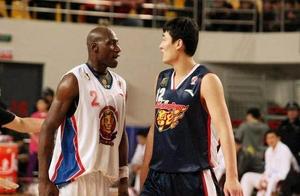 他因杀人入狱8年而错过NBA，8年没有训练，出狱后依旧打爆CBA!