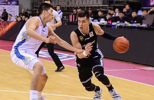 广东男篮30+双外援组合到位，辽宁男篮三大防守悍将能防得住吗？