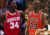 NBA单赛季同时拿下MVP+DPOY有多难？历史上有人做到过吗？