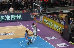 [尴尬时刻]不进无难度之球？郭艾伦错失空篮得分良机