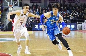 会爆冷吗？卫冕冠军遇上季后赛新兵，郭艾伦需承担更多责任