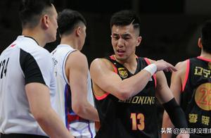 韩德君带伤观战，常规赛收官战郭艾伦砍个人得分新高！
