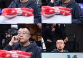 CBA季后赛辽宁2-0福建，韩德君现场助威辽篮，场边却一直嘟嘴打哈欠，你怎么看？