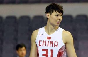 曾经被NBA选秀选中的8名中国人，他比王治郅更早选中，却鲜为人知