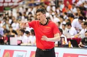 原来杜锋家庭实力如此雄厚！姐姐任篮协要职，岳父更是体坛传奇