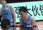 山东主场球迷骂北京队，被CBA公司罚2万！球迷质疑北京主场京骂为何不被罚？你怎么看？