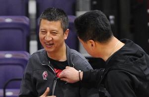 李春江调侃郭帅：不讲究，首穿冠军球衣就对上我们
