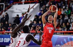 中国18岁男篮新星遭重罚，比禁赛还严重，他到底做错了什么事？