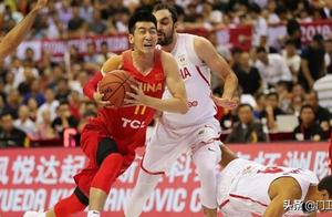 他曾获科比亲自指导，助辽宁夺CBA冠军，现在却又开起了餐饮店