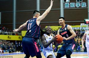 广厦辽宁输球夜再遭打击 福特森郭艾伦因累计4技犯下轮停赛