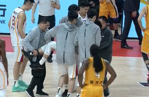 突发！9+8新星右脚扭伤离场，3慢镜揭原委，看着揪心！