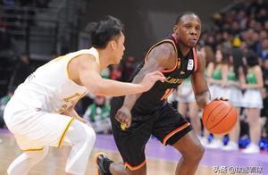 30分10板6助率辽篮双杀广厦，福特森想拿FMVP他第一个不答应