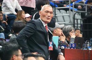 会回来吗？山东男篮重建需小丁回归，但他被又1家CBA球队盯他了