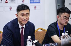 杜锋称赞哈德森是CBA最好的外援，并曝出阿联、周鹏都在带伤上阵