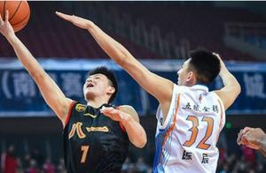 不愧是冠军球衣！八一男篮梦回巅峰期，12分钟净胜28分