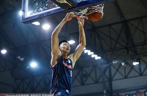 广东客场欲复仇吉林 易建联献双手暴扣