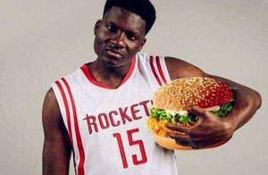 一攻一防看出为什么NBA只有一个饼皇！上一秒盖帽，下一秒就吃饼