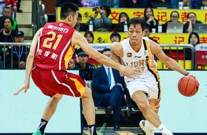 麻烦了！姚明出台这政策让李春江难以选择，台湾2将只能1人留队！