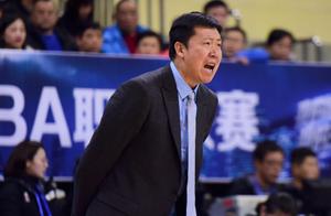 八一输江苏比赛中，王治郅怒吼裁判也不管用，罚球数比江苏少28个