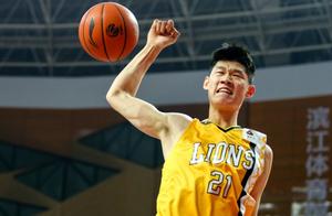 最后46.1秒打了18分钟！CBA裁判太不果断，2次打电话求助场外