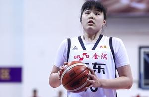 广东女篮首夺WCBA总冠军，姚明现身颁奖，接下来就看男篮九冠王？