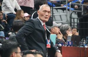 山东或许真的错过夺冠最佳时机，下赛季要换劳模，小丁来了也没戏