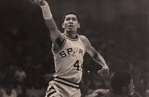 NBA这8大无解招数真难防，连科比都在模仿，学会一招轻松称霸球场
