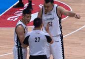 CBA第41轮，韩德君莫名吃T后，难以压制心中的委屈，为什么郭艾伦和李晓旭奋力相拦？