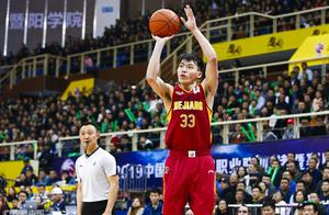 季后赛场均21分！王仕鹏接班人打硬仗不怂，李楠的国家队需要他！