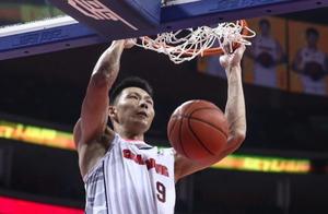 中国字母哥阿不都沙拉木将和易建联争夺CBA总决赛FMVP