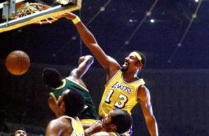 NBA四大中锋里谁的能力最均衡？奥尼尔垫底
