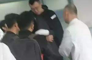 辽宁球迷含泪喊话韩德君：大韩，不着急，六周我们等得起！