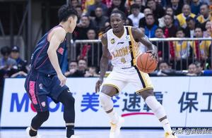 广东队后卫小将打得这么好，为什么还要用马尚替换威姆斯呢