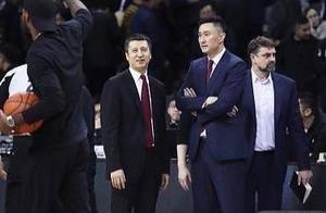 CBA奇葩一幕：赢球的怒容满面，输球的却笑呵呵地去安慰他