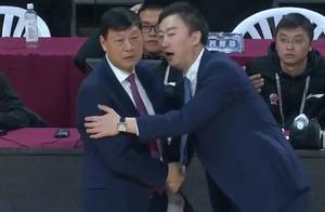 CBA罕见1幕！单外援球队赢了双外援球队30分，姚明要笑了