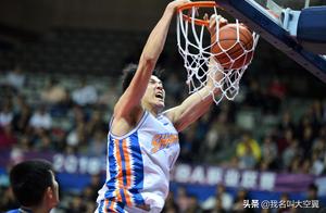 终于明白为什么球迷不让寂寞大神和李秋平离开，网友热议一针见血